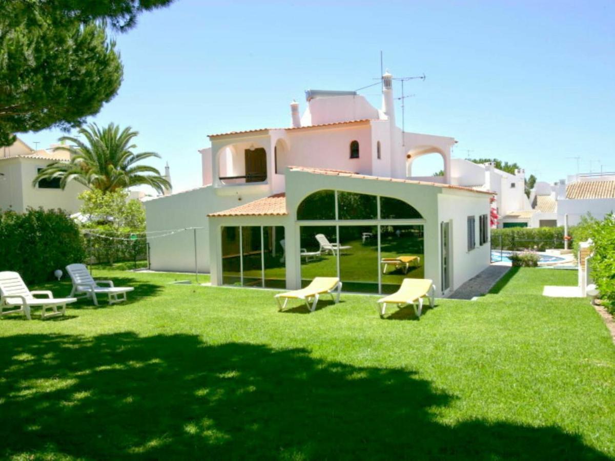 Modern Holiday Home In Quarteira With Swimming Pool Esterno foto