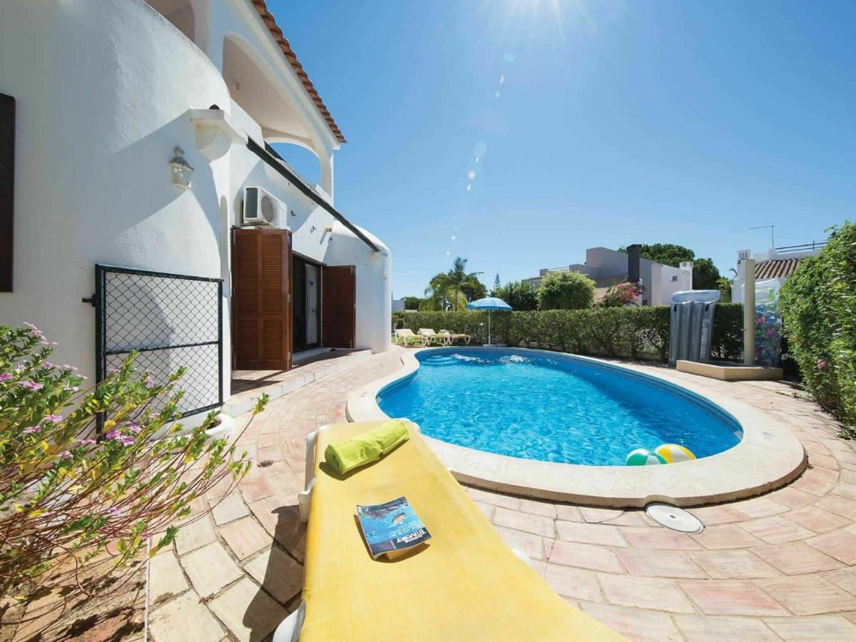 Modern Holiday Home In Quarteira With Swimming Pool Esterno foto